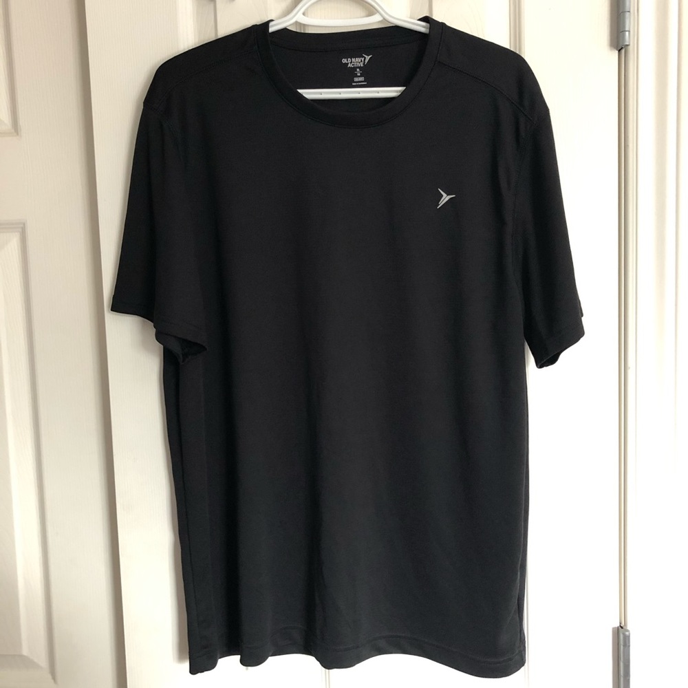 NWOT Old Navy Black Tee